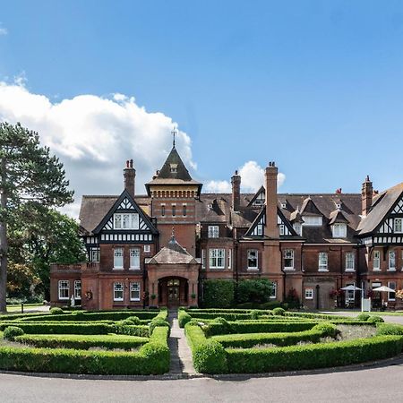 Woodlands Park Hotel Cobham (Surrey) Exterior foto