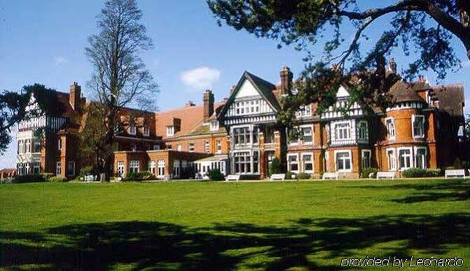 Woodlands Park Hotel Cobham (Surrey) Exterior foto